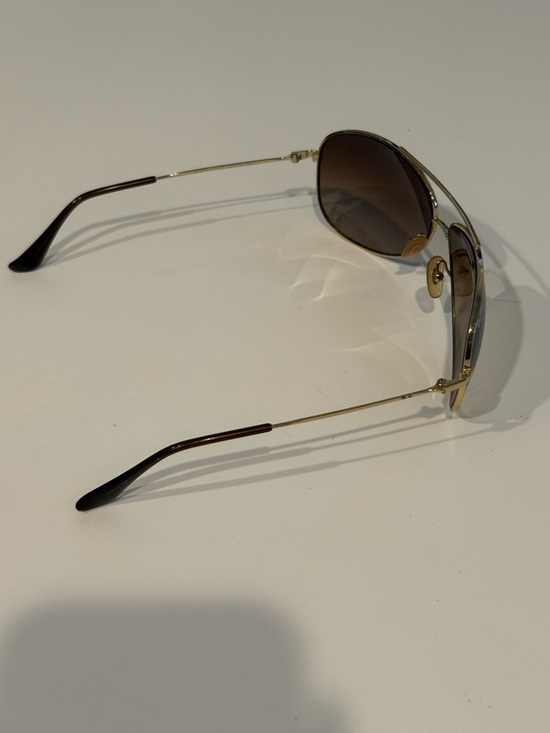 Ray-Ban Women\'s Gold Frame Sunglasses with Brown Gradient Lenses main image 7
